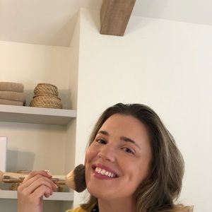 Meet your Posher, Laurie